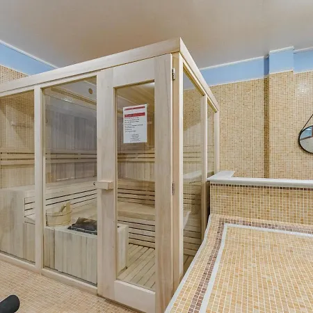 Luxury Nautilus Heated Pool 度假居 *