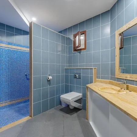 Luxury Nautilus Heated Pool 度假居