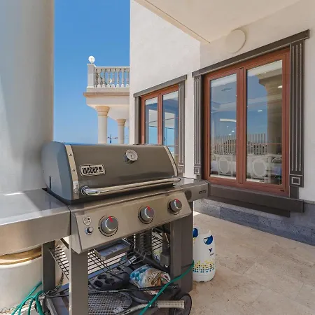Luxury Nautilus Heated Pool 度假居 *